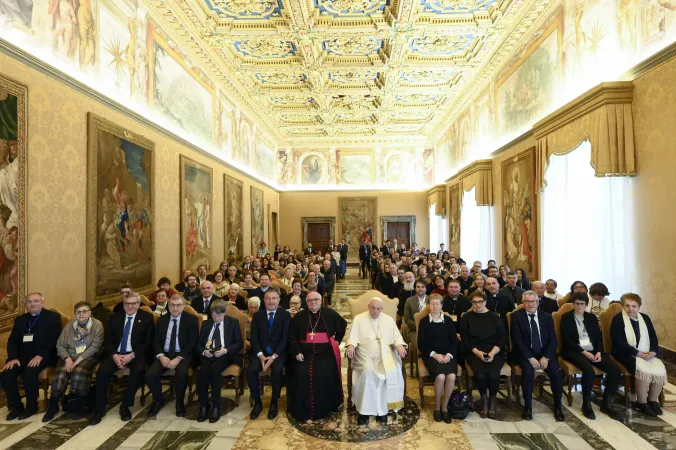 Papa Francesco durante l'incontro con i partecipanti alla Cattedra dell'Accoglienza, 9 marzo 2023 | Vatican Media / ACI Group