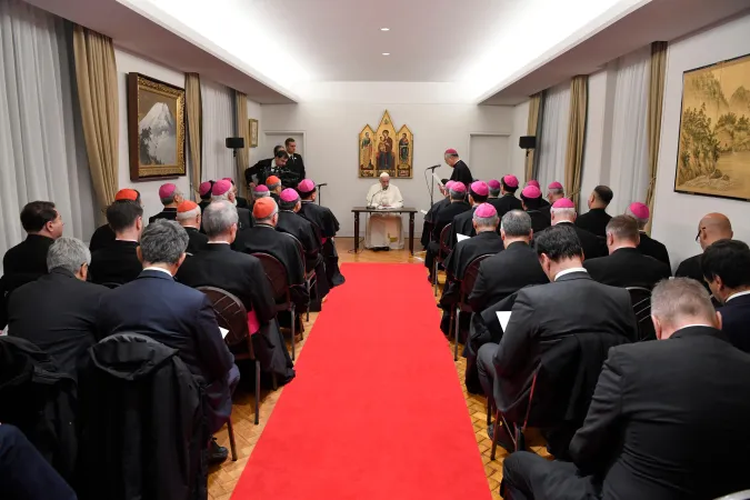 Il Papa parla con i vescovi giapponesi |  | Vatican Media 