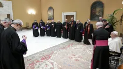 Papa Francesco con il Sinodo della Chiesa Cattolica Armena / Vatican Media / ACI Group