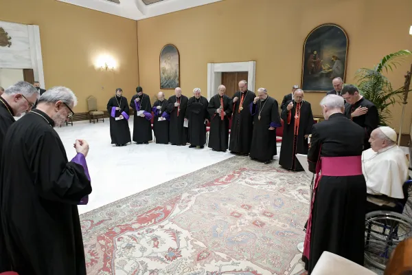 Papa Francesco con il Sinodo della Chiesa Cattolica Armena / Vatican Media / ACI Group