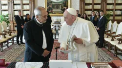 Papa Francesco e il presidente di Timor Est Manuel Ramos-Horta, Palazzo Apostolico Vaticano, 22 gennaio 2024 / Vatican Media / ACI Group