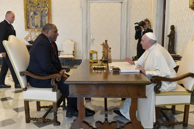 Papa Francesco ha ricevuto questa mattina in Udienza: Ratu Wiliame Maivalili Katonivere, Presidente della Repubblica di Fiji, con la Consorte, e Segui |  | Vatican Media / ACI Group