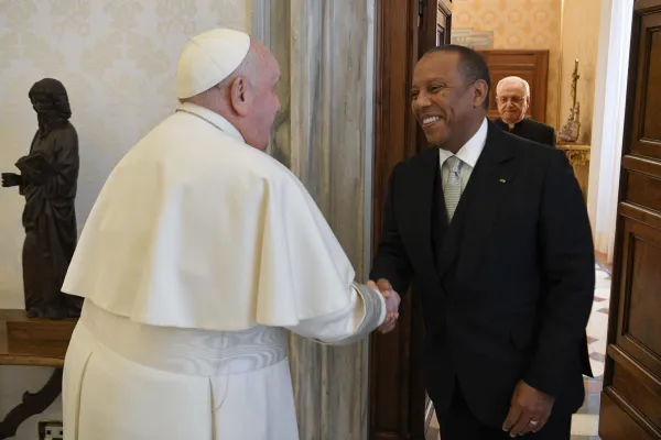 Papa Francesco e Patrice Émery Trovoada, Primo Ministro di São Tomé e Principe / Vatican Media / ACI Group