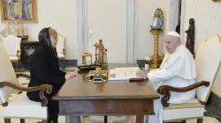 Papa Francesco con la presidente slovena Pirc Musar, Palazzo Apostolico Vaticano, 22 maggio 2023 / Vatican Media / ACI Group