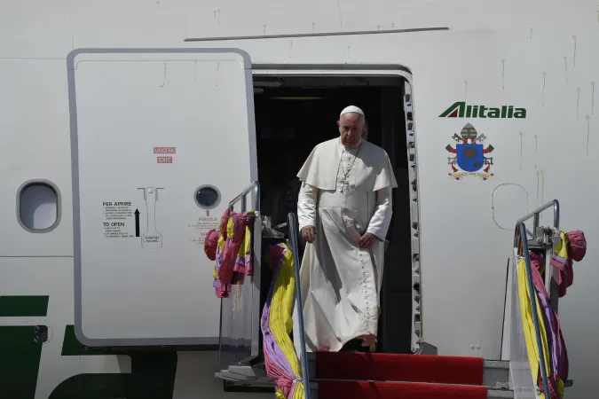 Papa Francesco in Thailandia | Papa Francesco al suo arrivo in Thailandia, 20 novembre 2019 | Vatican Media / ACI Group