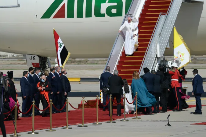 Papa Francesco in Iraq | L'arrivo di Papa Francesco a Baghdad, 5 marzo 2021 | Vatican Media / ACI Group