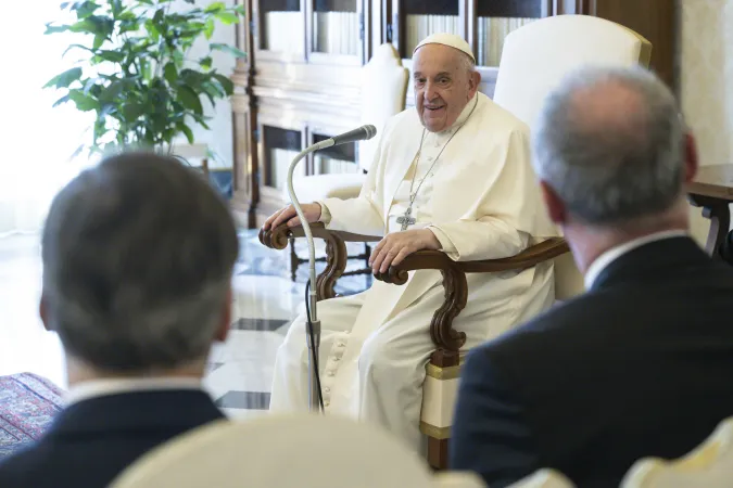 Papa Francesco | Papa Francesco con i rappresentanti della Città Patrimonio dell'Umanità, 13 aprile 2024 | Vatican Media / ACI Group