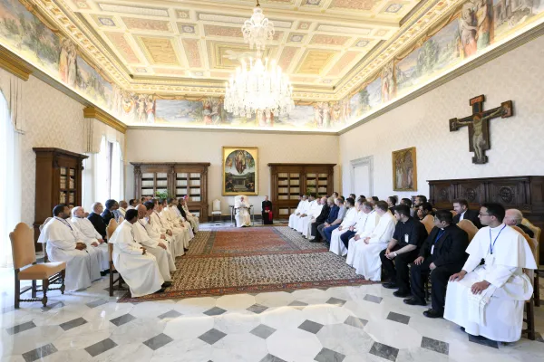 Papa Francesco con i canonici regolari del Santissimo Salvatore Lateranense, 19 giugno 2023 / Vatican Media / ACI Group