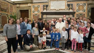 Papa Francesco alla Comunità dell'Emmanuele, siate Chiesa in uscita 