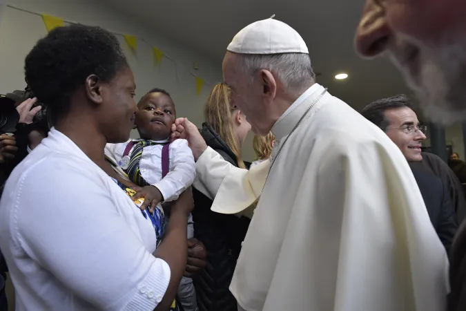 Il Papa con i senzatetto a Dublino |  | Vatican Media - ACI Group