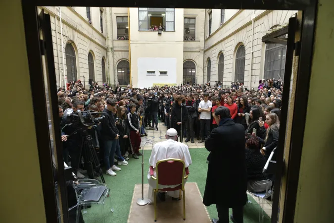 Il Papa al liceo Albertelli di Roma  |  | Vatican News / ACI Group