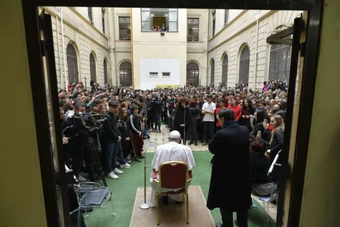 Papa Francesco con gli studenti del Liceo Albertelli di Roma  |  | Vatican Media