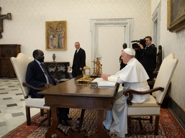 Papa Francesco e Salva Kiir | L'incontro tra Papa Francesco e il presidente del Sud Sudan lo scorso 16 marzo | Vatican Media / ACI Group