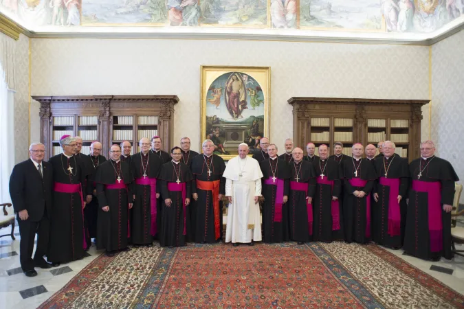 I vescovi del Canada, zona Ontario, in visita ad Limina da Papa Francesco, 25 aprile 2017  | L'Osservatore Romano / ACI Group
