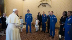 Papa Francesco incontra gli astronauti della ISS53, Vaticano, 8 giugno 2018 / Vatican Media / ACI Group