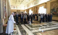Papa Francesco incontra i Partecipanti ai Dialoghi per una Finanza Integralmente Sostenibile, promossi dalla Fondazione Centesimus Annus Pro Pontifice, 3 giugno 2024 / Vatican Media / ACI Group