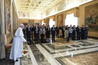 Papa Francesco incontra i Partecipanti ai Dialoghi per una Finanza Integralmente Sostenibile, promossi dalla Fondazione Centesimus Annus Pro Pontifice, 3 giugno 2024 / Vatican Media / ACI Group