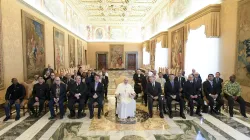 Papa Francesco con i Fratelli Maristi, Palazzo Apostolico Vaticano, 24 marzo 2022 / Vatican Media / ACI Group