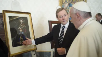 Cristiani e società nel colloquio tra il Papa e il primo ministro irlandese 