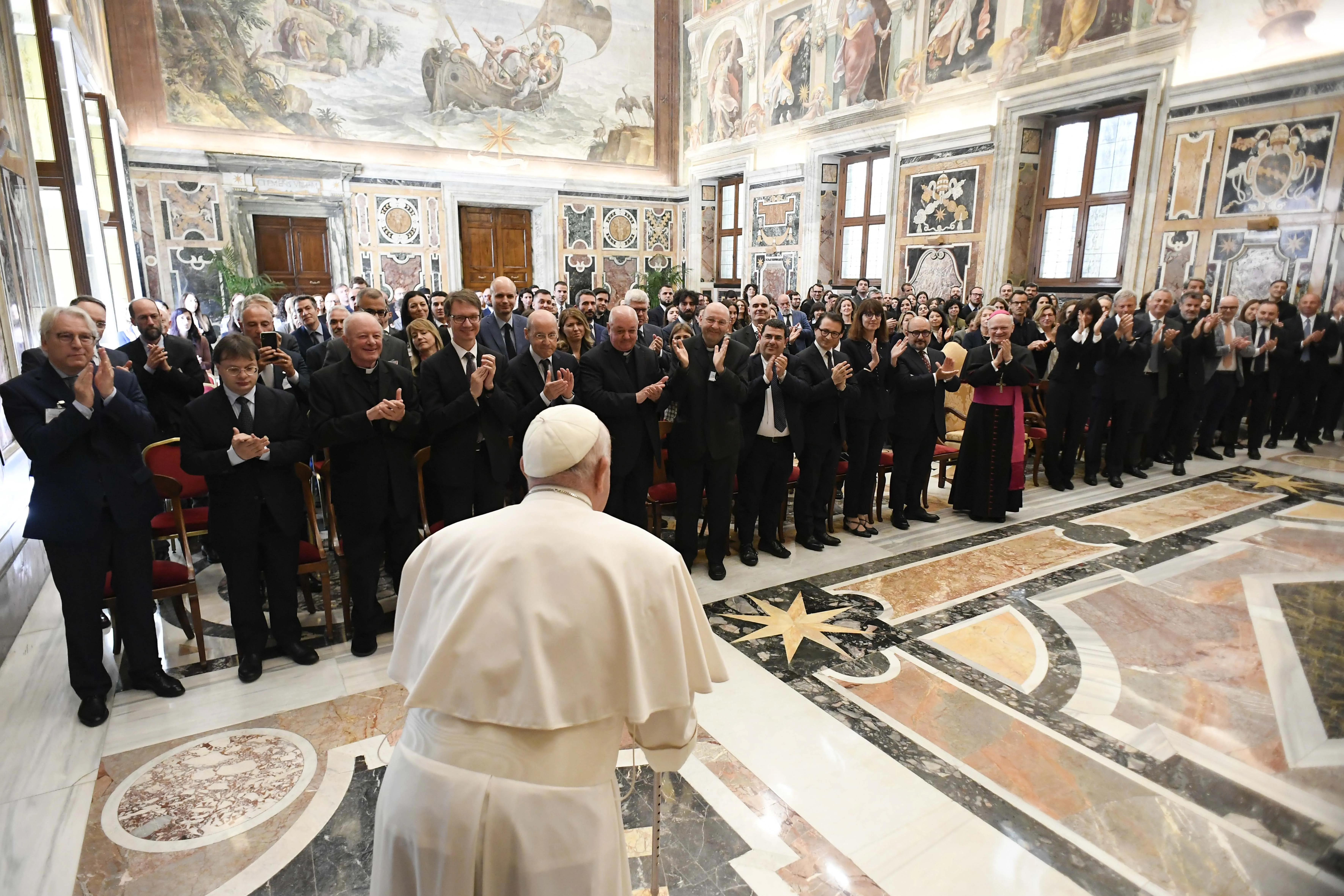 Papa Francesco riceve Docenti e Alunni della Scuola Vaticana di Paleografia, Diplomatica e Archivista; e della Scuola Vaticana di Biblioteconomia