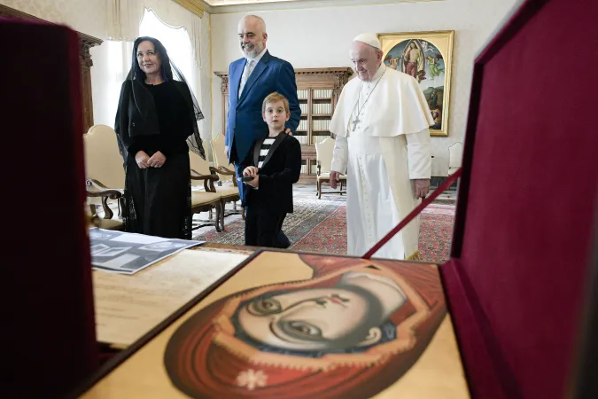 Papa Francesco, Edi Rama | Papa Francesco con il Primo Ministro Edi Rama, 27 novembre 2021 | Vatican Media / ACI Group