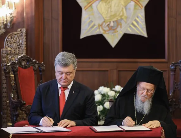 La firma dell'accordo tra il presidente Poroshenko e il Patriarca Bartolomeo  | president.gov.ua