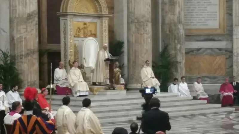 Papa Francesco pronuncia l' omelia  |  | Martha Calderon/ ACI Group