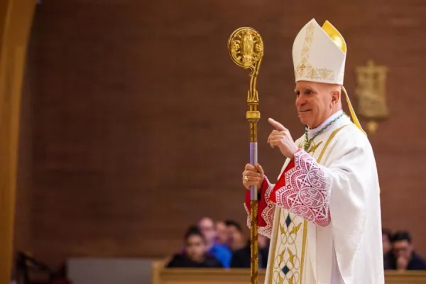 L'arcivescovo di Denver Samuel J. Aquila durante una celebrazione / Denver Catholic - Arcidiocesi di Denver