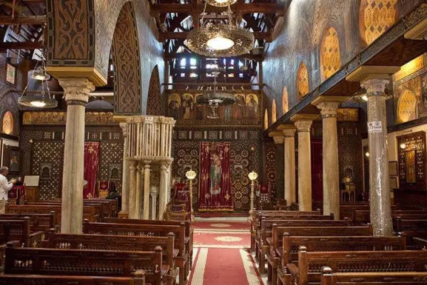 La chiesa di San Sergio, al Cairo, che racchiude la grotta dove si sarebbe rifugiata la Sacra Famiglia / Portale Turismo di Egitto