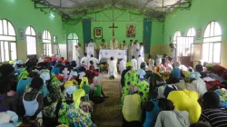 Una immagine di una Messa celebrata in suffragio dei defunti da un sacerdote della Chiesa che Soffre / Aiuto alla Chiesa che Soffre