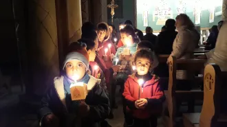 Per la pace in Siria Papa Francesco accende per primo le candele di ACS