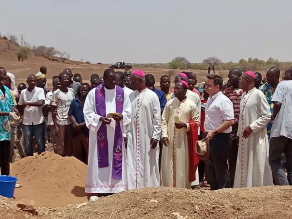 Vescovo Dabiré | Il vescovo Dabiré di Dori, in Burkina Faso | ACS Italia