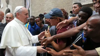Papa Francesco scrive al Centro Astalli. "Proseguire il cammino al fianco dei rifugiati"