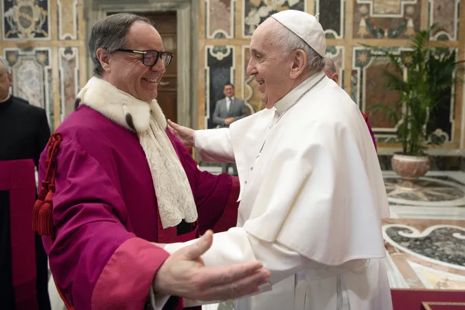Alejandro Arellano Cedillo con Papa Francesco  |  | Vatican Media 