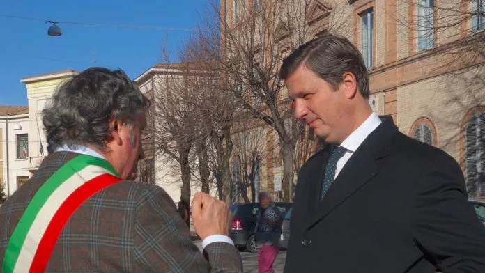 Eduard Habsburg-Lothringen | L'ambasciatore Eduard Habsburg-Lothringen in visita a Tolentino con il sindaco della città, 26 dicembre 2016 | Emmaus Online