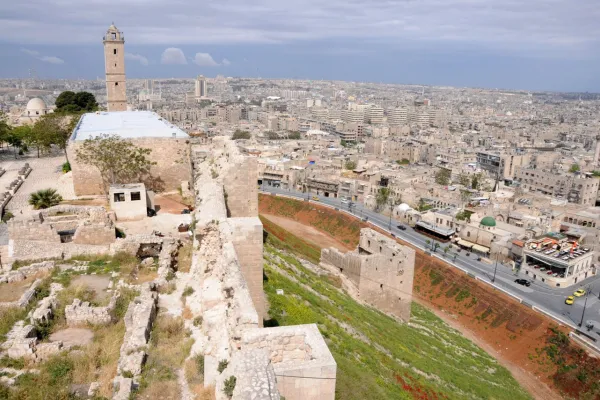 Aleppo, la città antica guarda alla città nuova / Wikimedia Commons