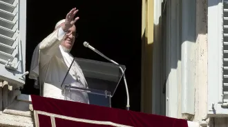 Il Papa: "La Croce è l'emblema della nostra fede"
