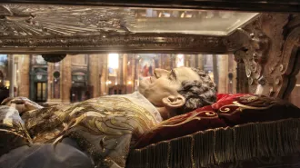 Asti, rubata la reliquia di Don Bosco. Monsignor Nosiglia: “Profonda miseria morale”