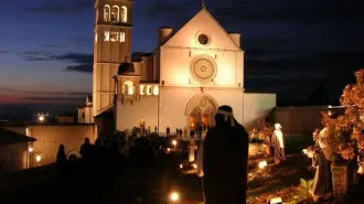 Assisi: albero e presepe di Natale dedicati alla salvaguardia del Creato