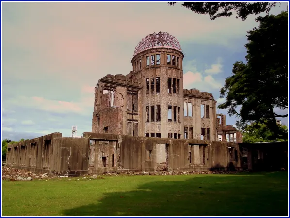 Hiroshima, dopo la bomba | Hiroshima, carcassa di edificio dopo lo scoppio della bomba atomica | Wikimedia Commons