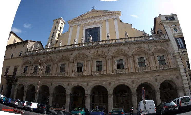 La basilica dei Santi XII Apostoli |  | Wikimedia commons