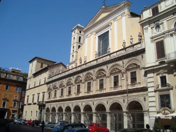 La Basilica dei Santi Apostoli  |  | Wikipedia