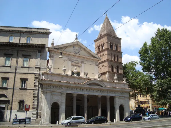 La basilica di San Crisogono a Trastevere  |  | wikipedia 