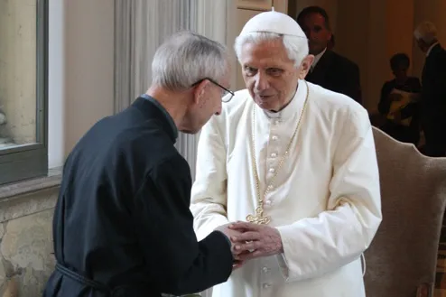 Benedetto XVI con padre Stephan Horn, coordinatore dello Schuelerkreis, in una foto d'archivio | BenedettoXVIBlog - goo.gl/5BSCTm