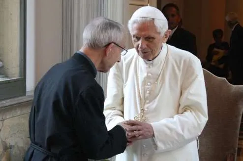 Padre Stephan Horn con Benedetto XVI, in una foto di qualche anno fa | BenedettoXVIBlog - goo.gl/5BSCTm