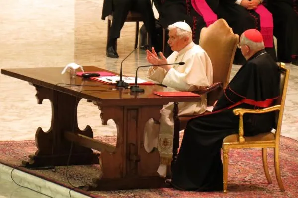 Benedetto XVI durante una udienza generale / Stephen Driscoll / CNA