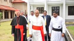 Un momento dell'apertura dell'Istituto Culturale Benedetto XVI a Colombo, in Sri Lanka. Si riconoscono il Cardinal Angelo Bagnasco e il Cardinal Malcom Ranjith  / Roshan Pradeep / Arcidiocesi di Colombo
