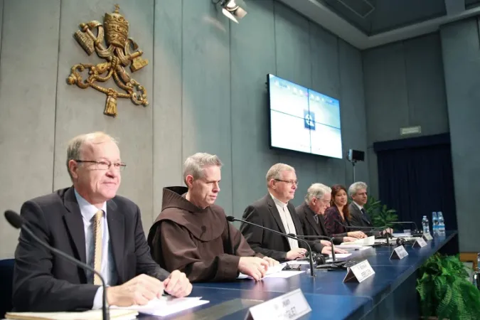 Conferenza Stampa in Sala Stampa Vaticana | Conferenza stampa di presentazione del manuale 