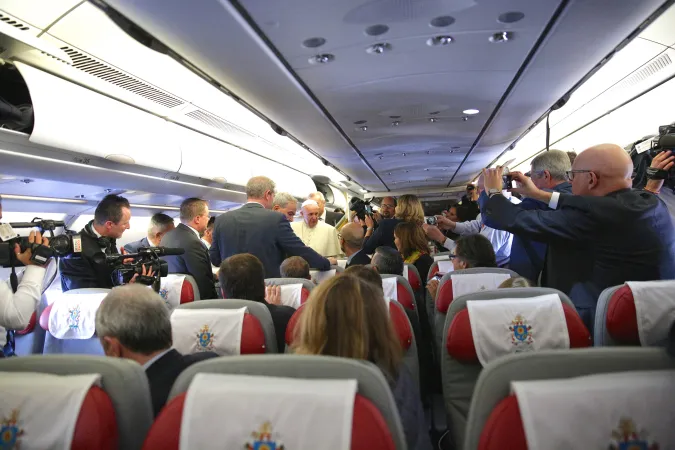 Il Papa e i giornalisti in volo verso Cuba |  | Alan Holdren/CNA