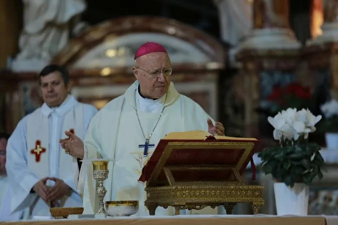 L'arcivescovo Celli celebra la messa |  | Daniel Ibanez/ CNA